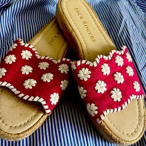 Jack Rogers EUC slides. Great condition. Sz. 8m